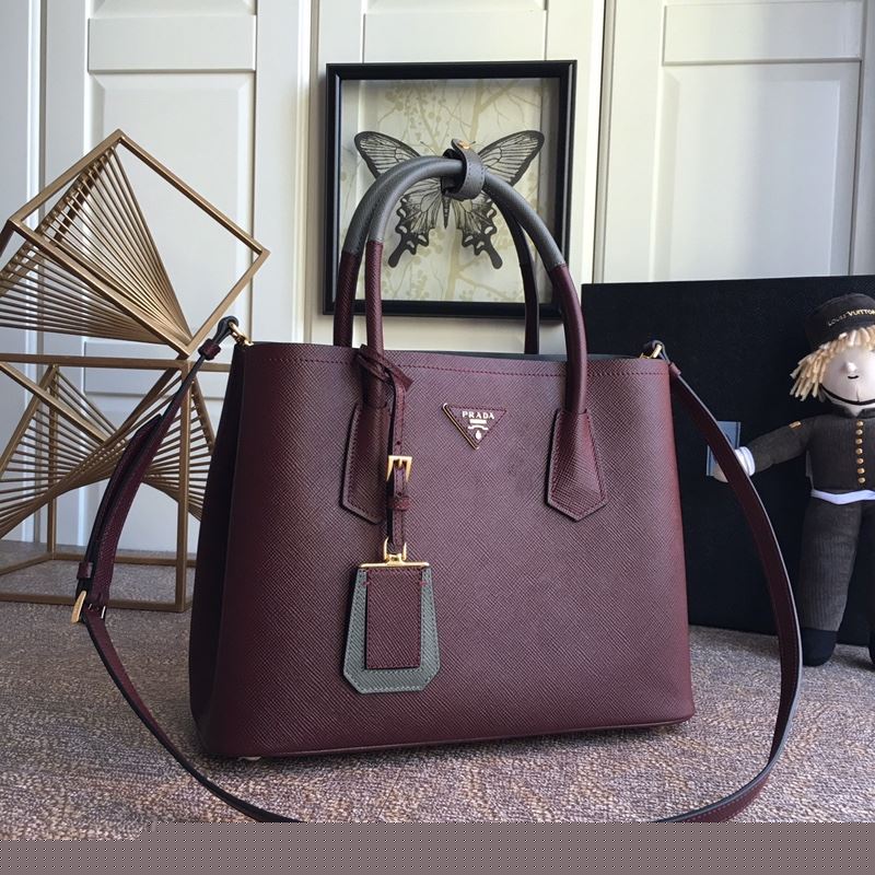Pra*a shopping bags